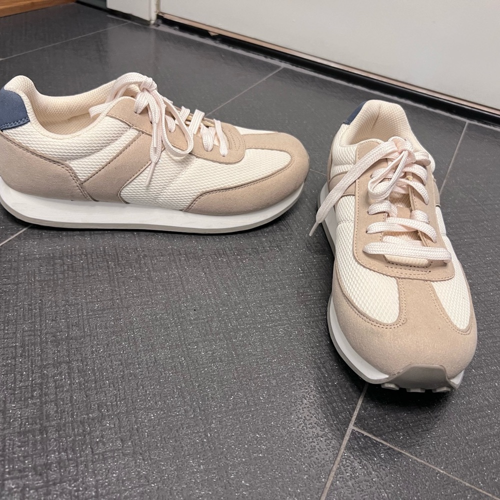 Goodfellow shoes
Never worn